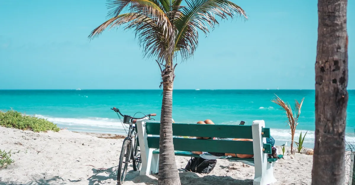Florida beach cruiser bike rental along highway A1A for cyclists looking for scenic bike trail options featured on FloridA1A